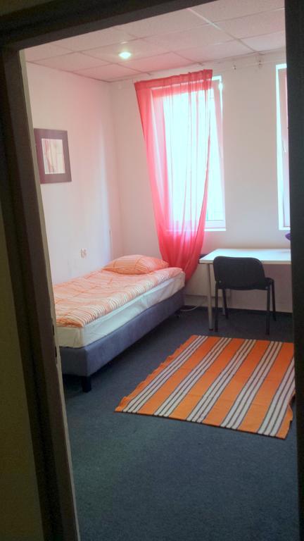 Erasmus House Hostel Warsaw Room photo