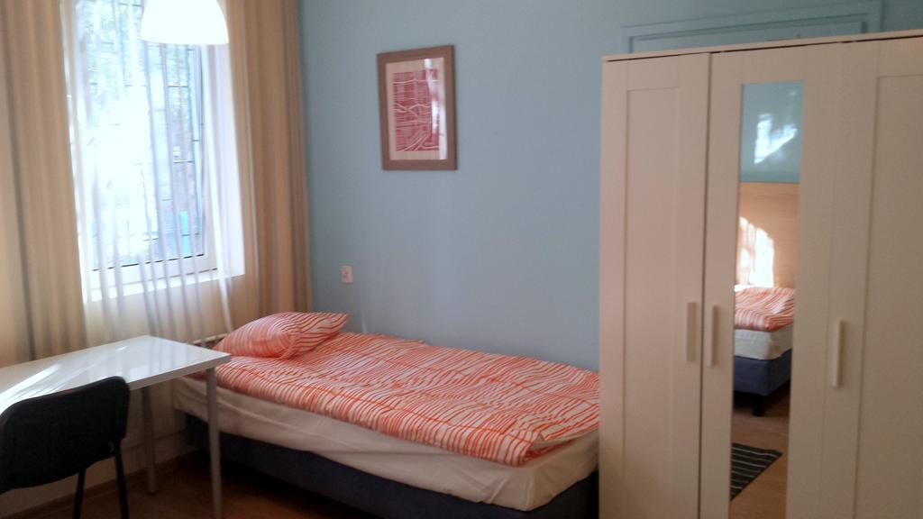 Erasmus House Hostel Warsaw Room photo