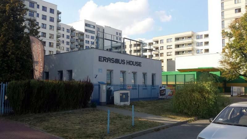 Erasmus House Hostel Warsaw Exterior photo